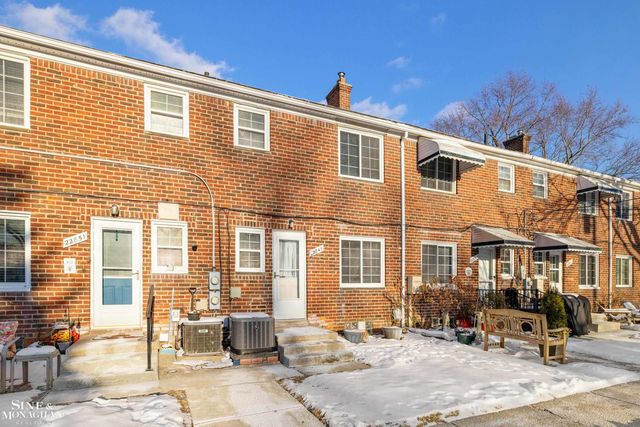 22849 Lakeshore Drive, Saint Clair Shores, MI 48080