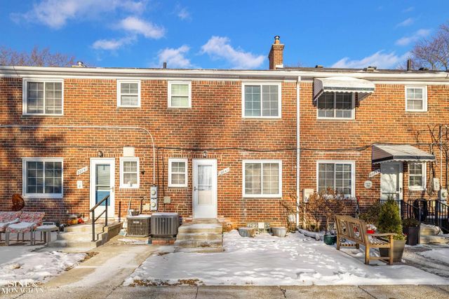 22849 Lakeshore Drive, Saint Clair Shores, MI 48080