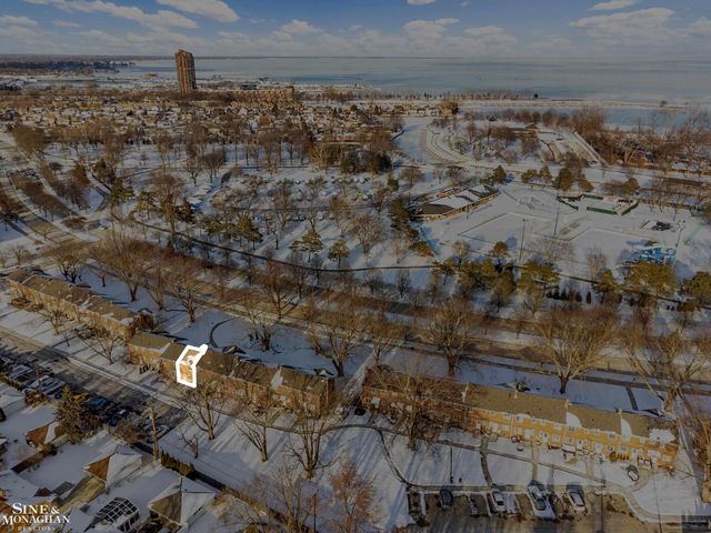 22849 Lakeshore Drive, Saint Clair Shores, MI 48080