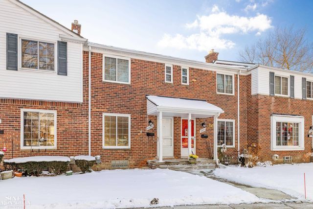 22849 Lakeshore Drive, Saint Clair Shores, MI 48080