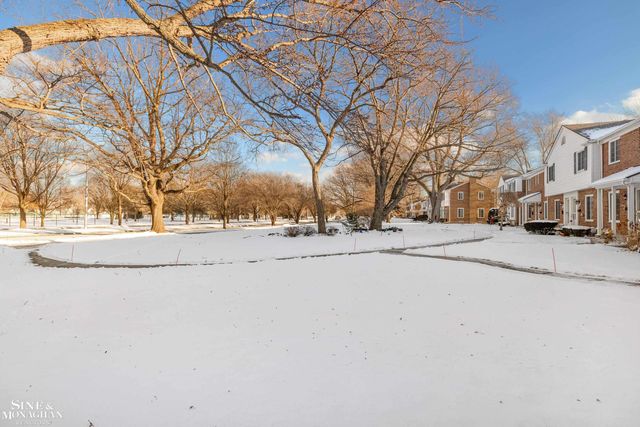 22849 Lakeshore Drive, Saint Clair Shores, MI 48080