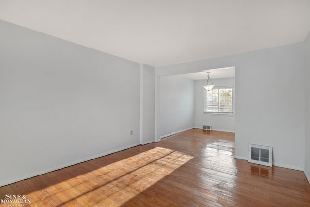 22849 Lakeshore Drive, Saint Clair Shores, MI 48080