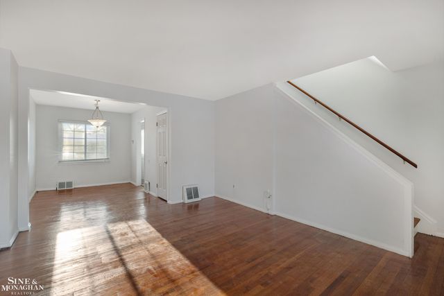 22849 Lakeshore Drive, Saint Clair Shores, MI 48080