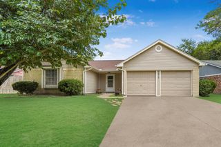 7414 Broken Arrow Street, Baytown, TX 77521