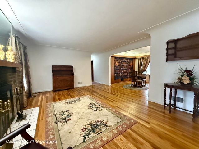 2116 Barnard Street, Saginaw, MI 48602