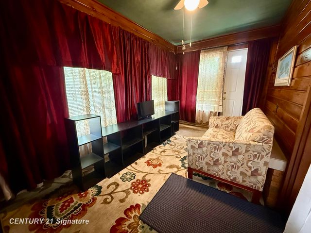2116 Barnard Street, Saginaw, MI 48602
