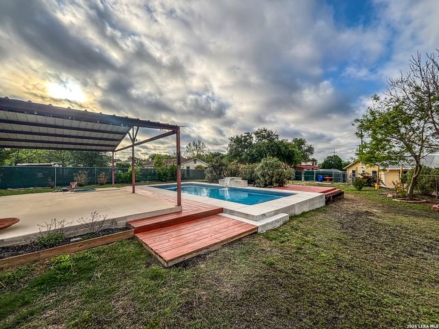 559 S Hatfield Street, San Antonio, TX 78227