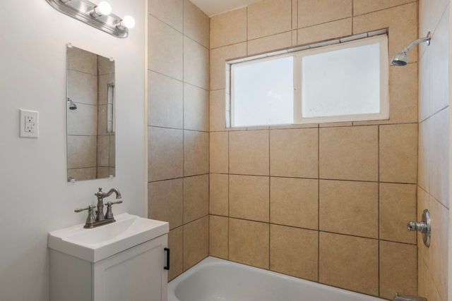 1704 Cornell Drive SE, Albuquerque, NM 87106