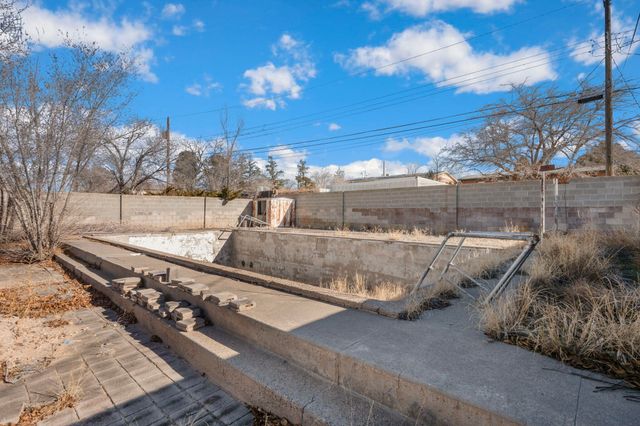 1704 Cornell Drive SE, Albuquerque, NM 87106