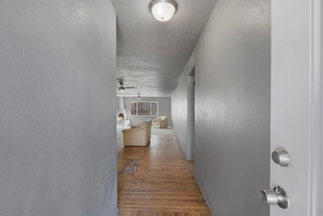 1704 Cornell Drive SE, Albuquerque, NM 87106
