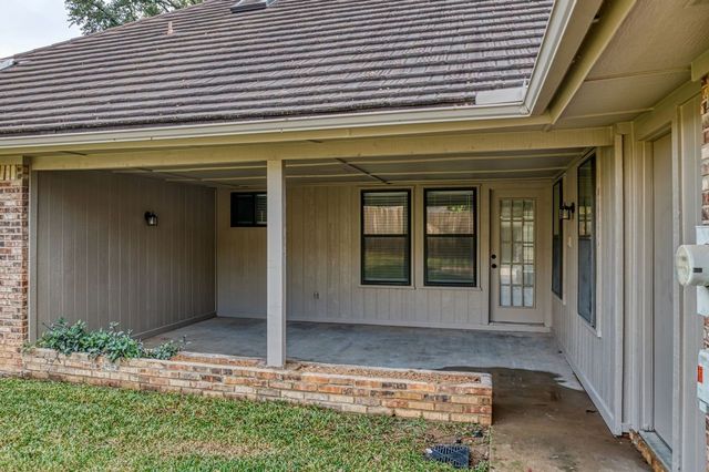 2311 Wimbledon Drive, Arlington, TX 76017