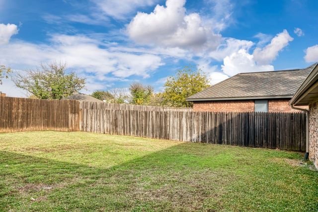 2311 Wimbledon Drive, Arlington, TX 76017