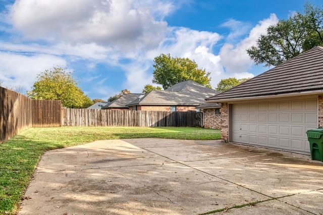 2311 Wimbledon Drive, Arlington, TX 76017