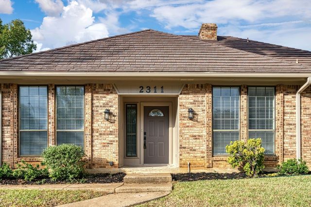 2311 Wimbledon Drive, Arlington, TX 76017