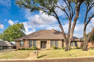 2311 Wimbledon Drive, Arlington, TX 76017
