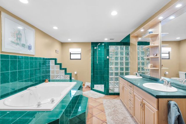 323 Bayview Avenue, Key Largo, FL 33037