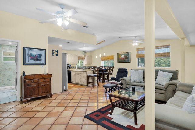 323 Bayview Avenue, Key Largo, FL 33037