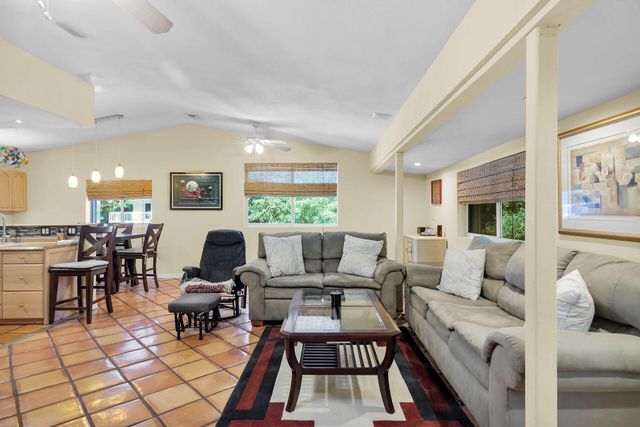 323 Bayview Avenue, Key Largo, FL 33037