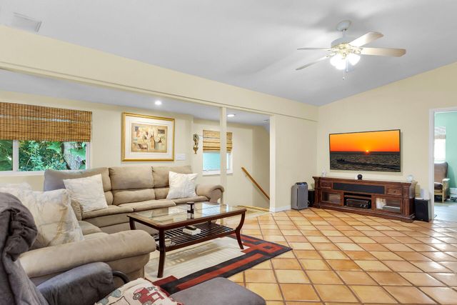 323 Bayview Avenue, Key Largo, FL 33037