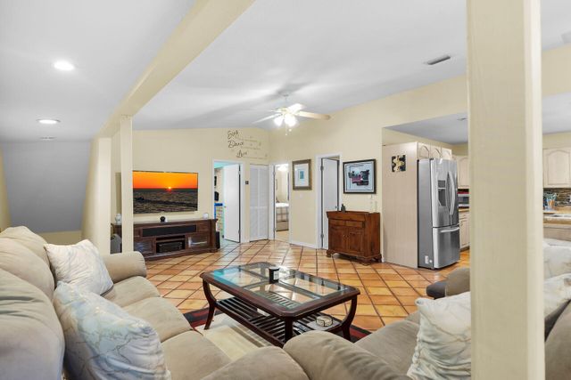 323 Bayview Avenue, Key Largo, FL 33037