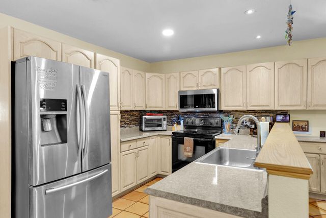 323 Bayview Avenue, Key Largo, FL 33037