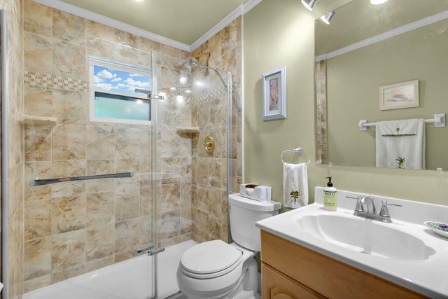 323 Bayview Avenue, Key Largo, FL 33037