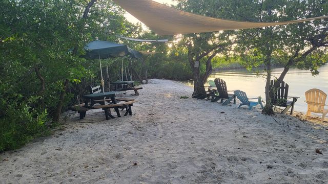 323 Bayview Avenue, Key Largo, FL 33037