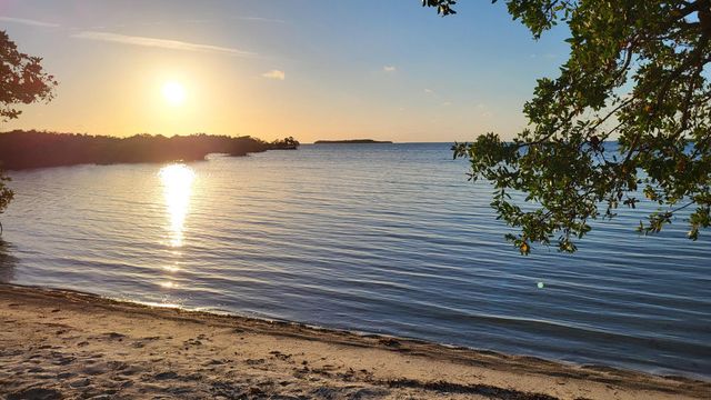 323 Bayview Avenue, Key Largo, FL 33037