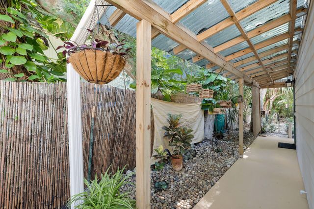 323 Bayview Avenue, Key Largo, FL 33037