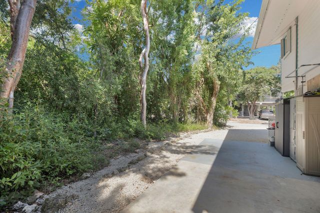 323 Bayview Avenue, Key Largo, FL 33037