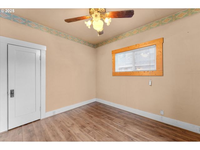 21835 WILLAMETTE Dr, West Linn, OR 97068