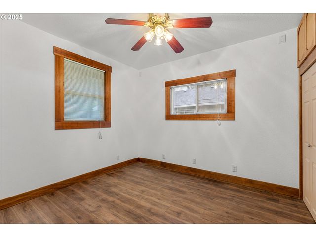 21835 WILLAMETTE Dr, West Linn, OR 97068