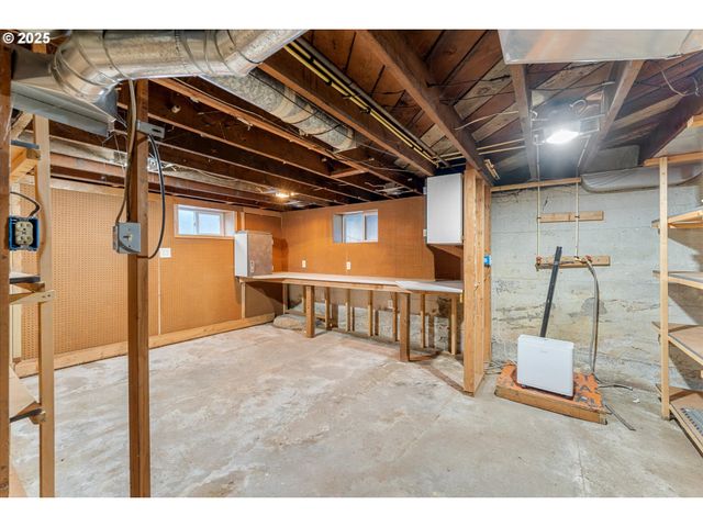 21835 WILLAMETTE Dr, West Linn, OR 97068