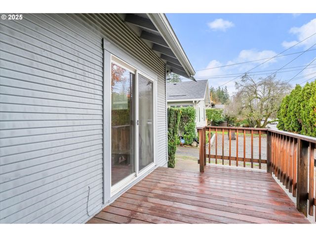 21835 WILLAMETTE Dr, West Linn, OR 97068