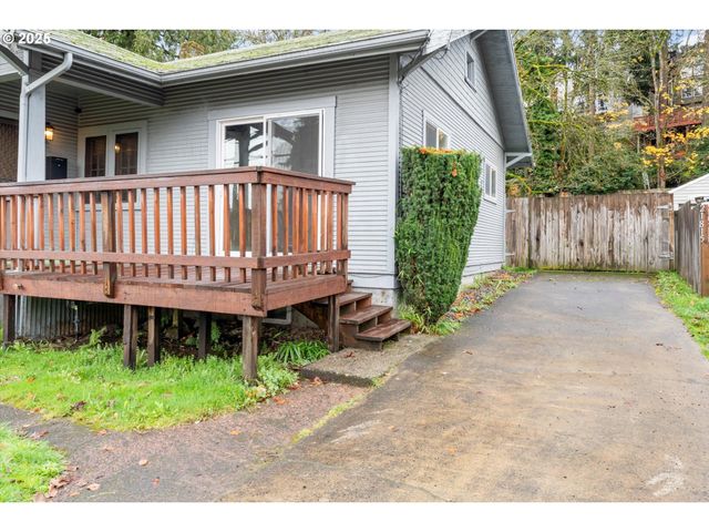 21835 WILLAMETTE Dr, West Linn, OR 97068