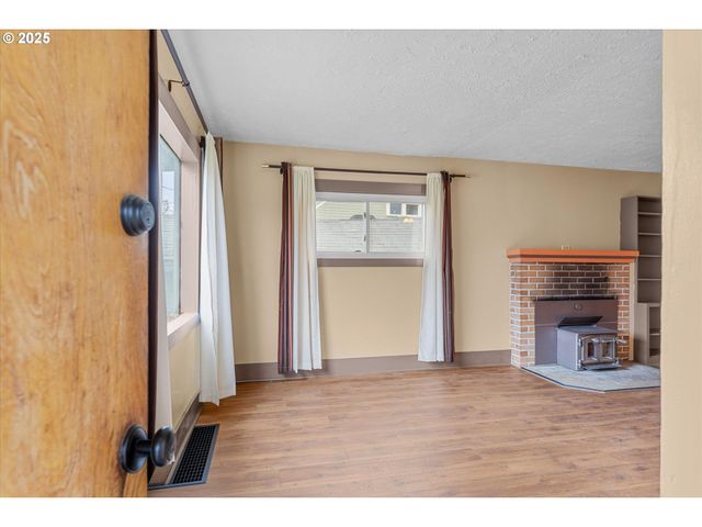 21835 WILLAMETTE Dr, West Linn, OR 97068