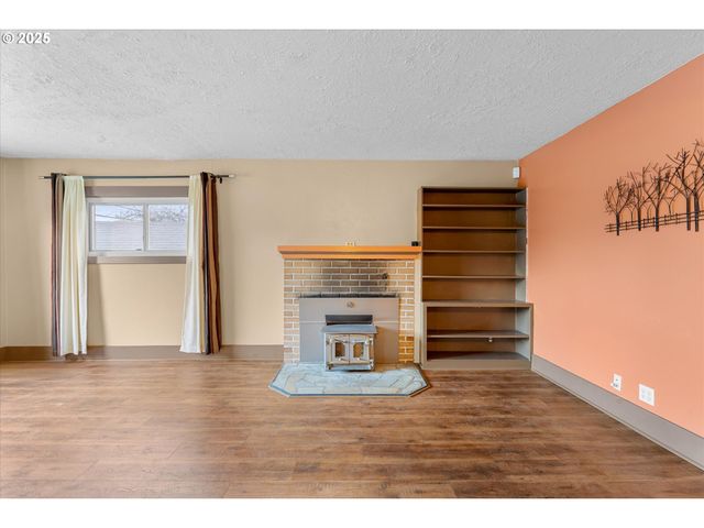 21835 WILLAMETTE Dr, West Linn, OR 97068