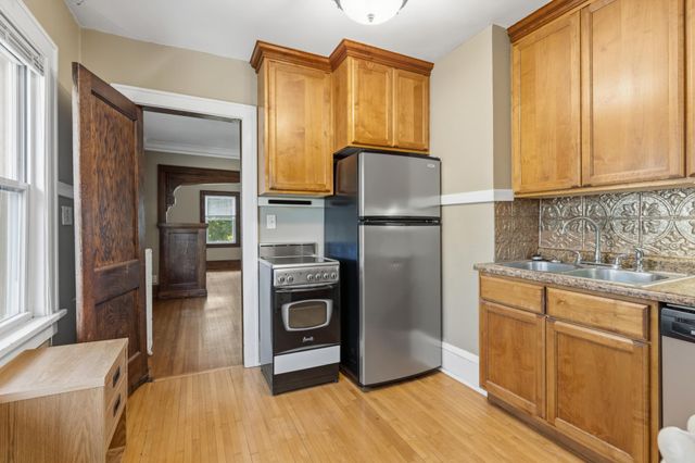 1883 Saint Clair Avenue, Saint Paul, MN 55105
