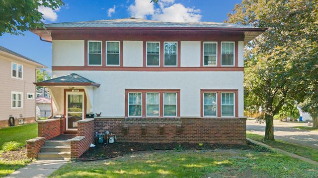 1883 Saint Clair Avenue, Saint Paul, MN 55105