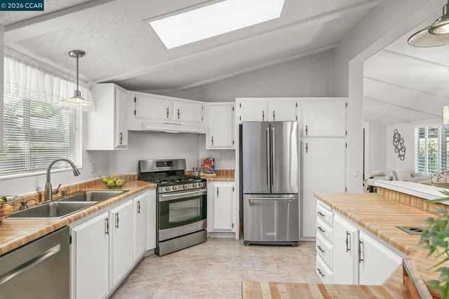 1201 Monument BLVD, Concord, CA 94520