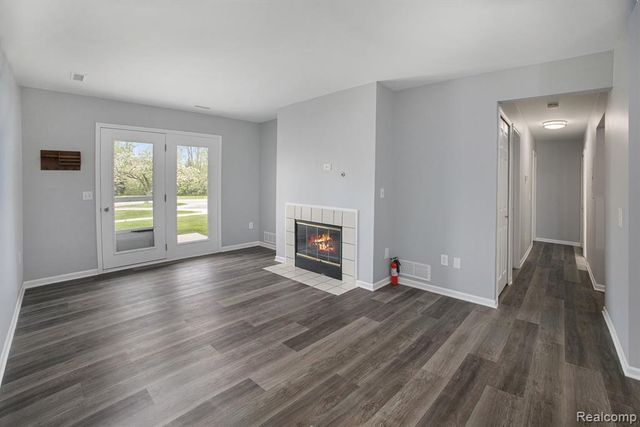 15054 Riverside Drive, Sterling Heights, MI 48313