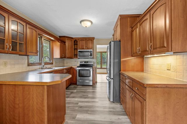 7741 Heritage Road, Eden Prairie, MN 55346