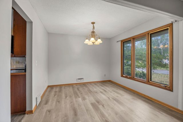 7741 Heritage Road, Eden Prairie, MN 55346