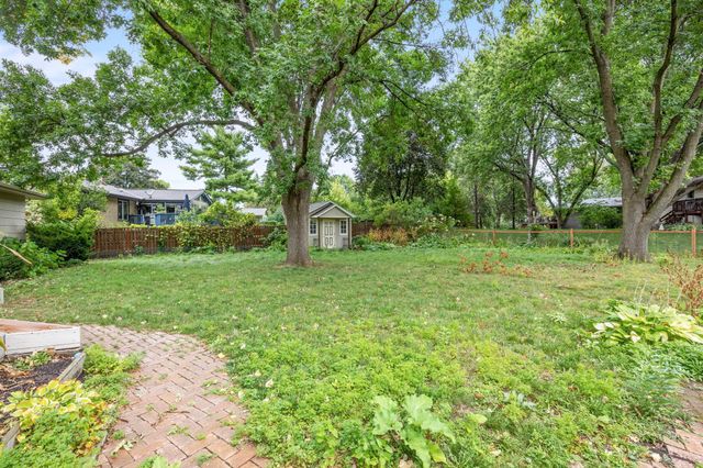7741 Heritage Road, Eden Prairie, MN 55346