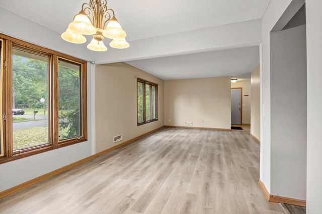 7741 Heritage Road, Eden Prairie, MN 55346