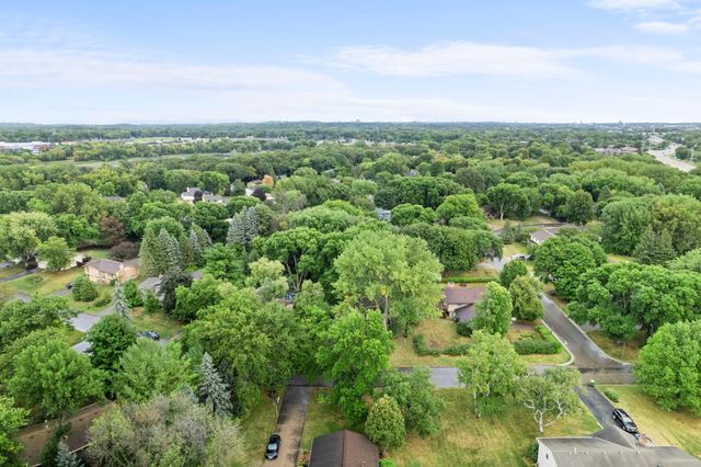 7741 Heritage Road, Eden Prairie, MN 55346