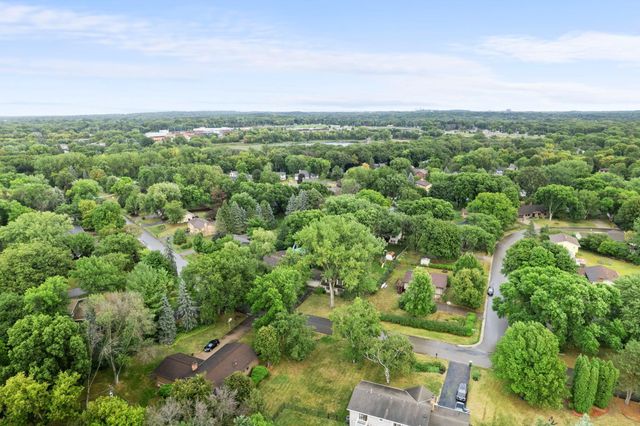 7741 Heritage Road, Eden Prairie, MN 55346