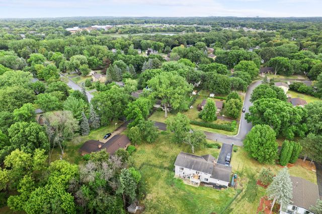7741 Heritage Road, Eden Prairie, MN 55346