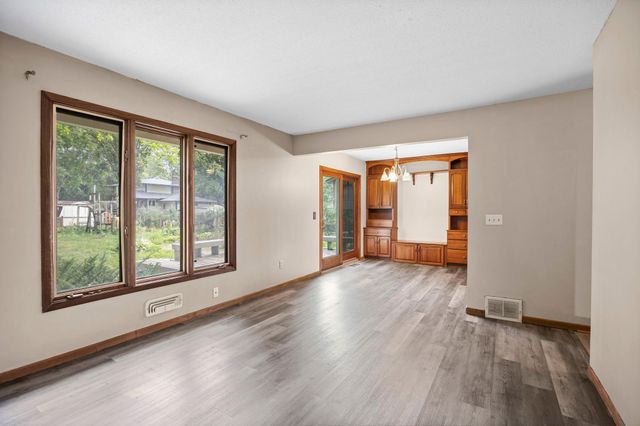 7741 Heritage Road, Eden Prairie, MN 55346