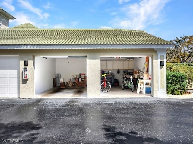 15435 Cedarwood LN 5-301, Naples, FL 34110